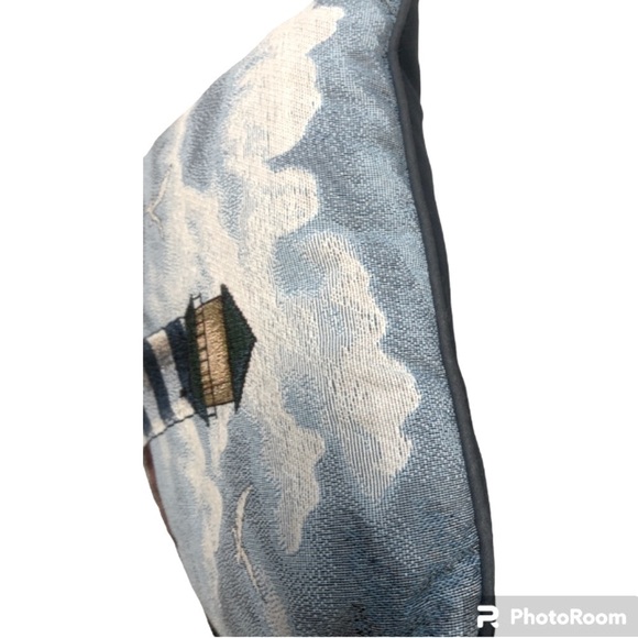 V🌺 VINTAGE LIGHTHOUSE TAPESTRY PILLOW 17 X 17 EUC - Picture 4 of 4